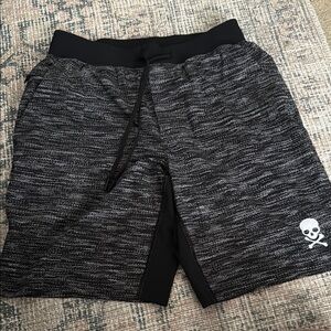 Men's Soul Cycle Lululemon Black Skull Print Shorts